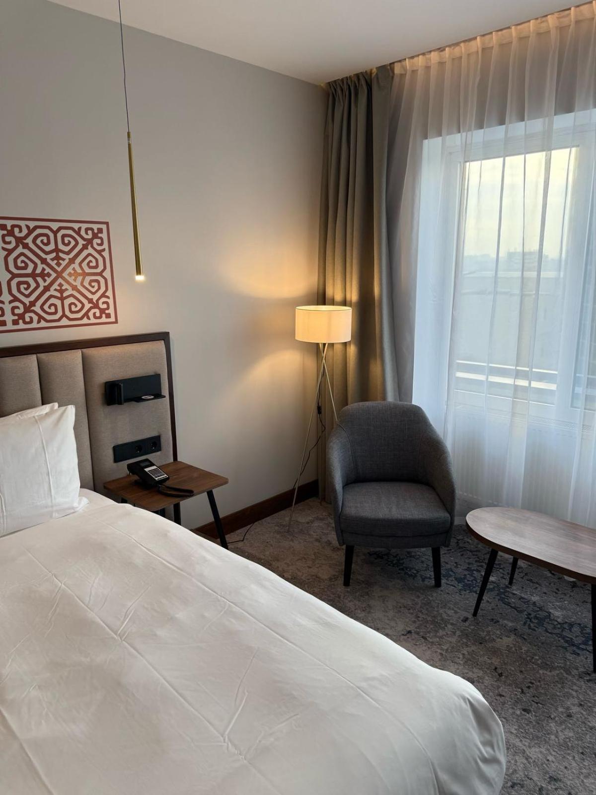 אלמטי Rahat Palace Hotel מראה חיצוני תמונה